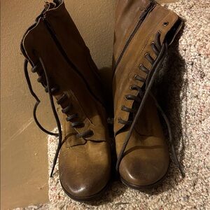 Boutique 9 Tan Lace-Up Boots